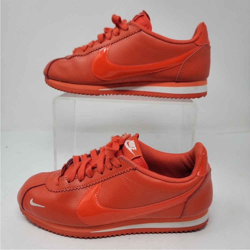 Nike Womens Size 7 Classic Cortez Premium Team Orange 905614-802 Sneakers